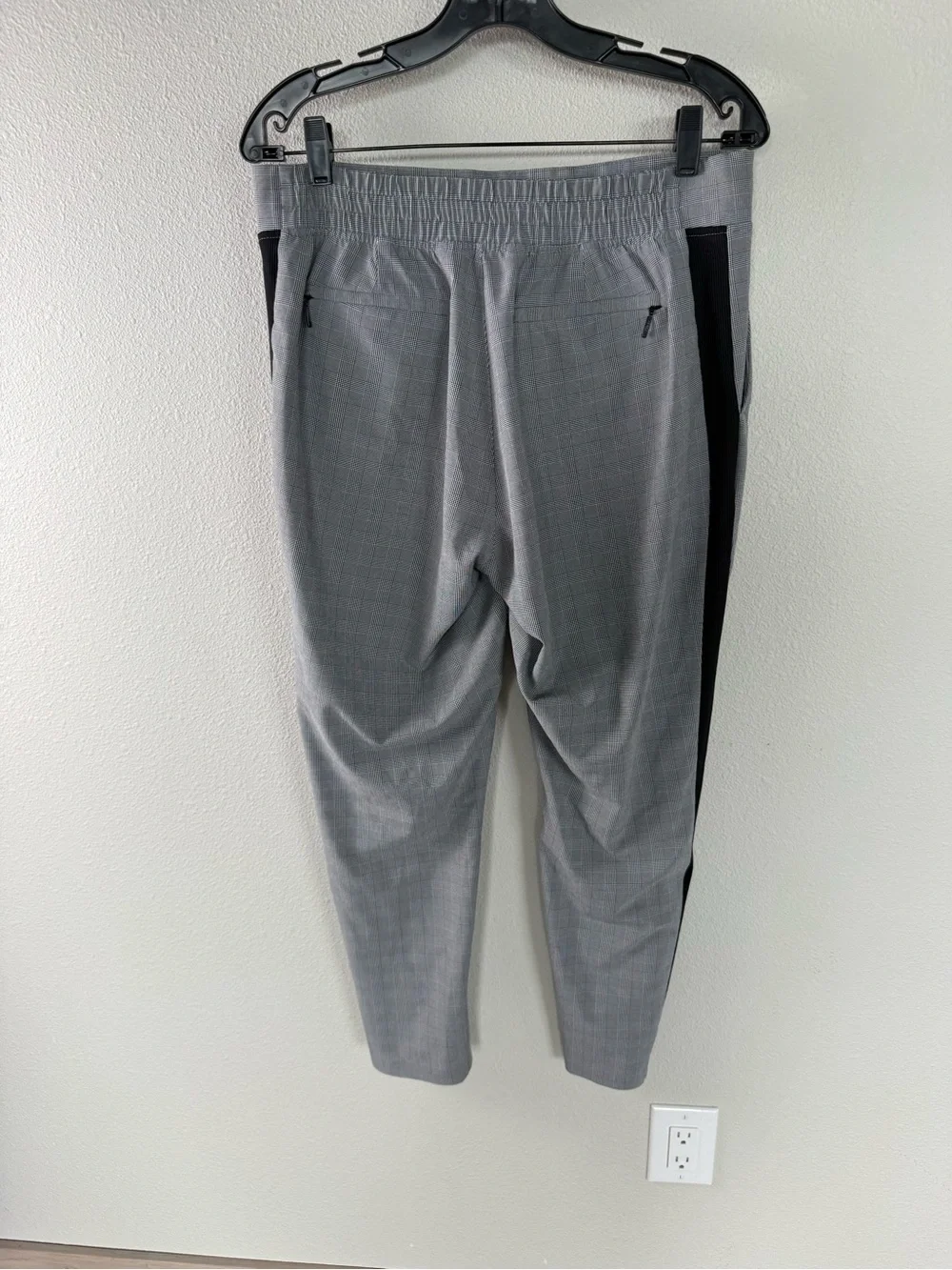 Athleta Brooklyn Plaid Ankle Pants Black White Activewear Casual Women’s Size 10